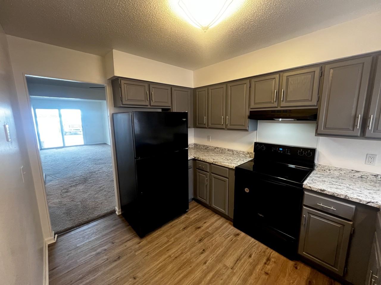 5560 Cresthaven Ln #B - Photo 2 of 23