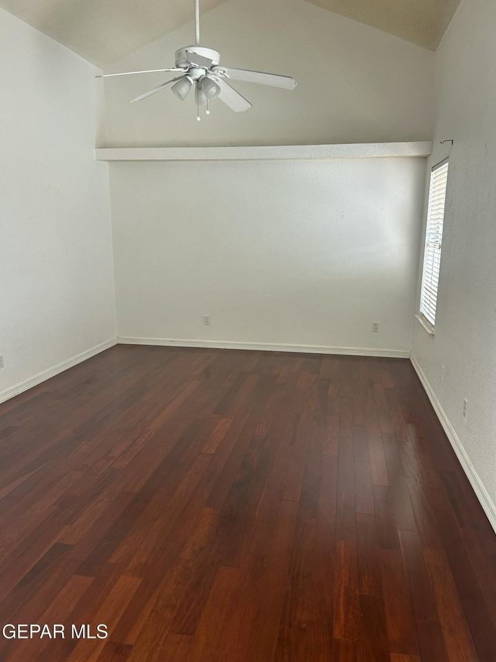 7464 Plaza Taurina Dr - Photo 4 of 12