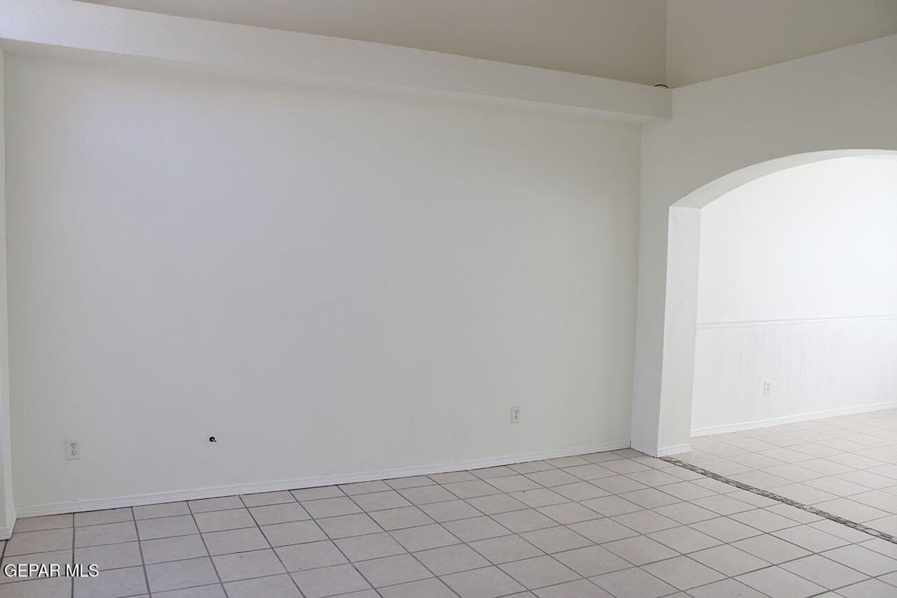 815 SAGUARO PARK Court - Photo 4 of 30