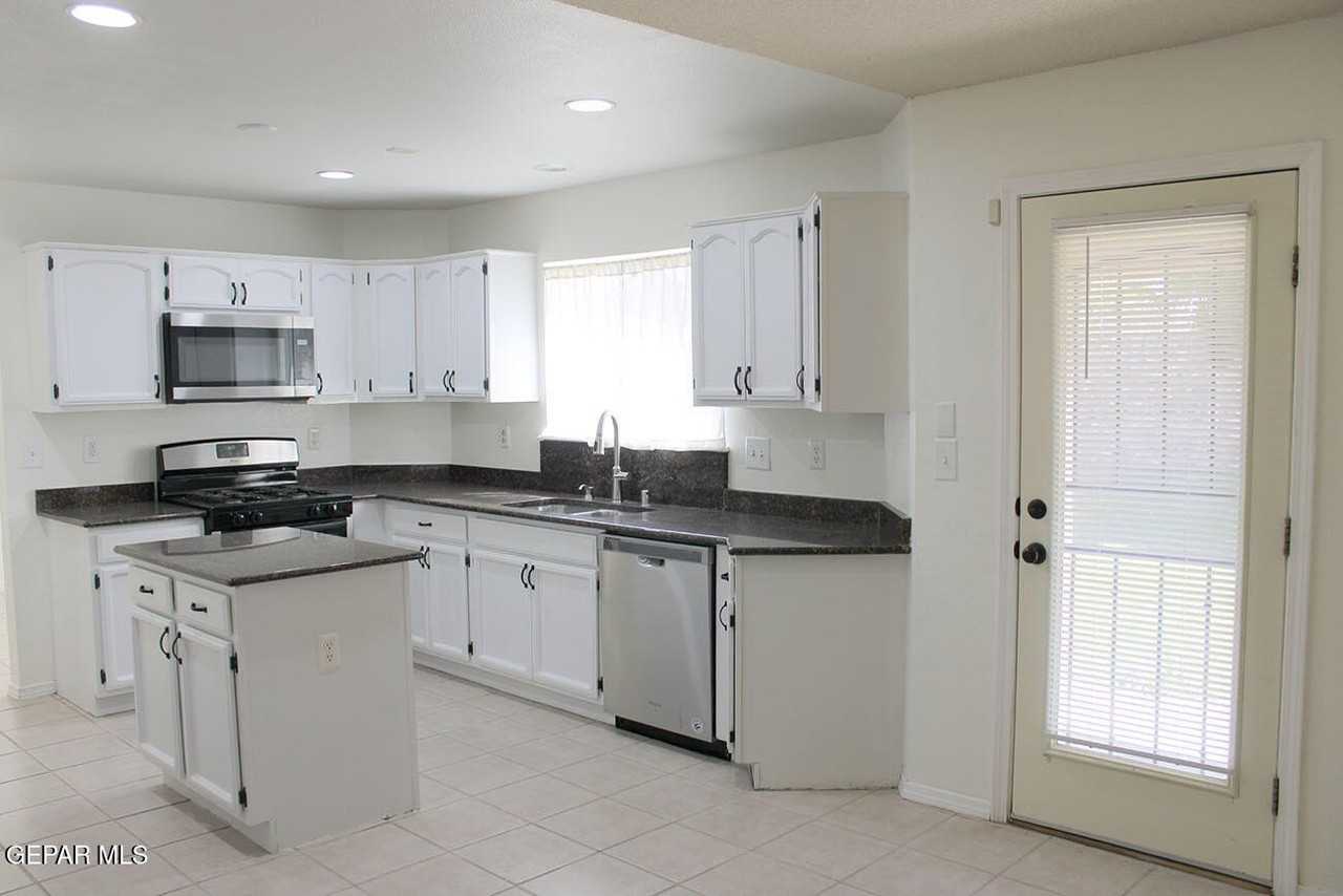 815 SAGUARO PARK Court - Photo 5 of 30