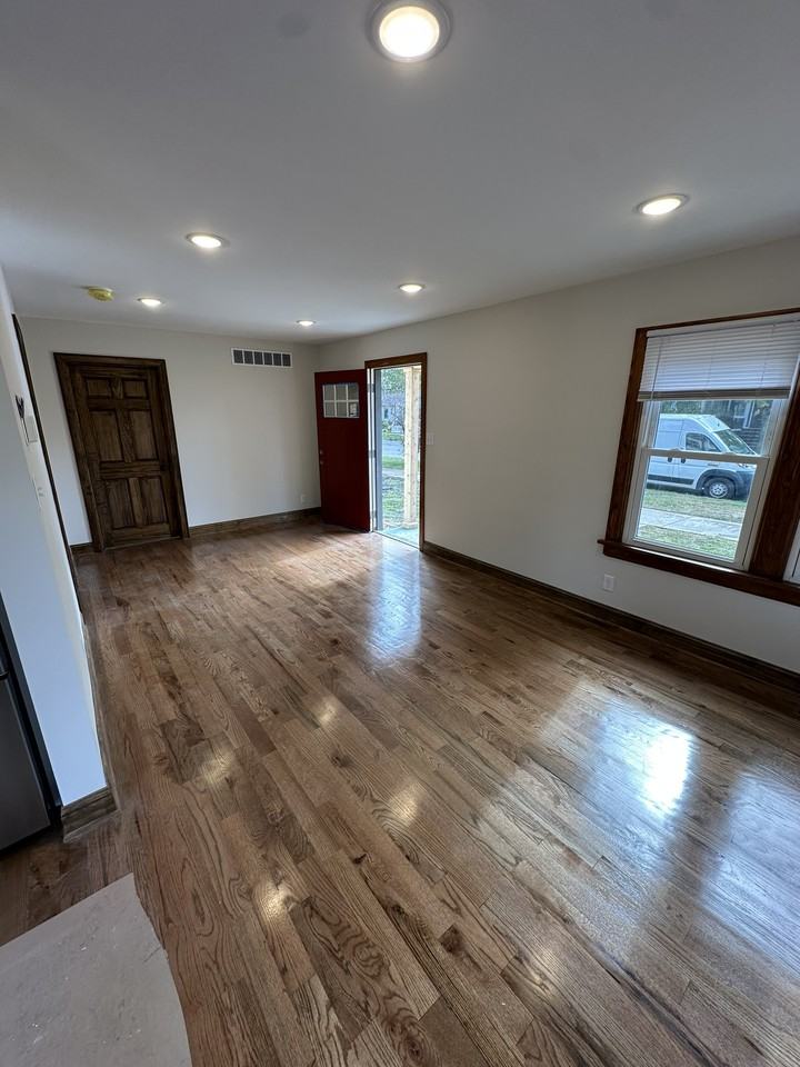 502 E Homer St #1 - Photo 3 of 28