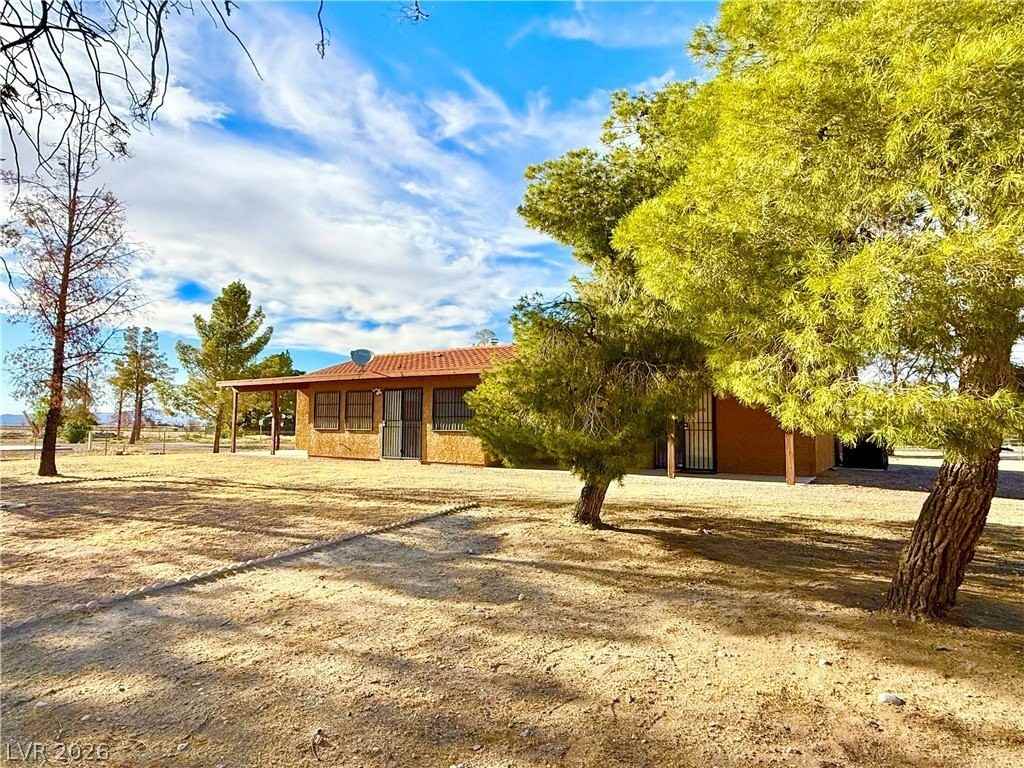 1081 Pluto St - Photo 6 of 29