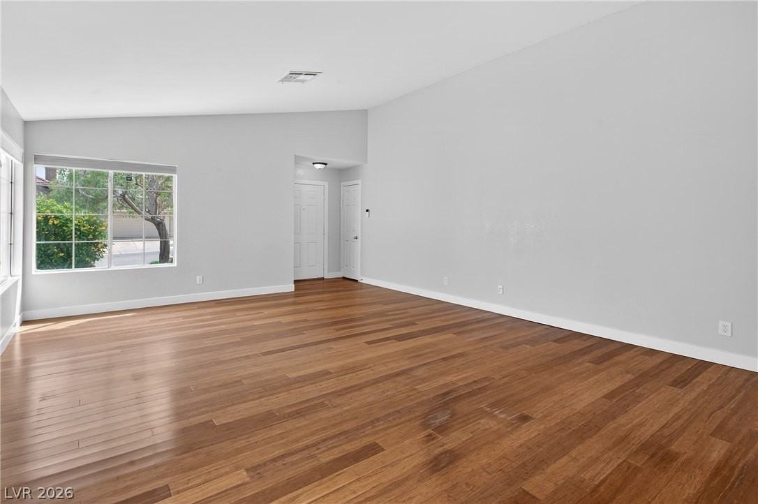 405 Crater Ct - Photo 3 of 33