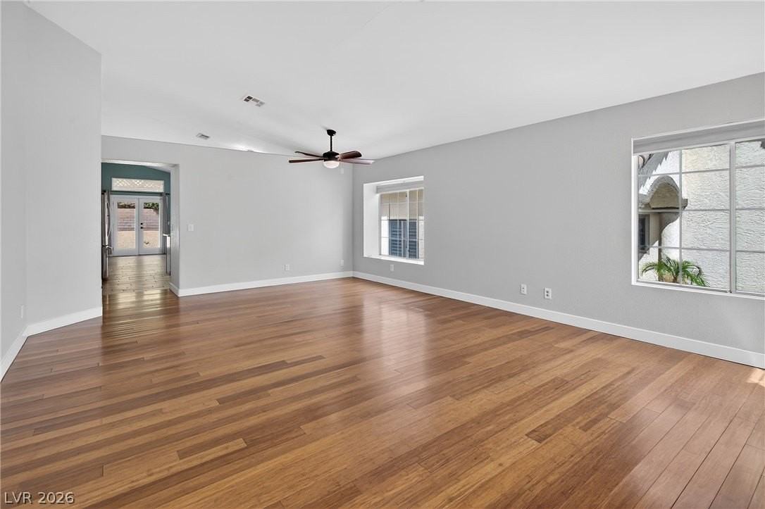 405 Crater Ct - Photo 5 of 33