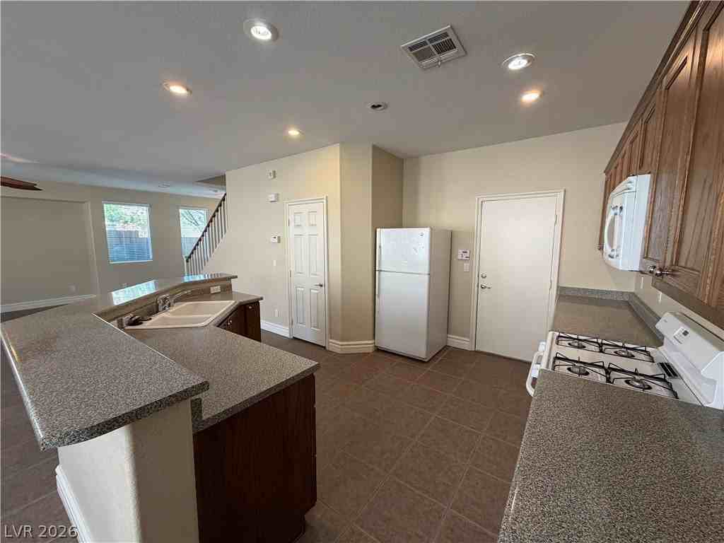 6677 Keyesport Ct - Photo 5 of 27