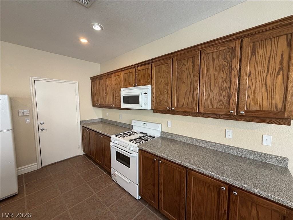 6677 Keyesport Ct - Photo 6 of 27