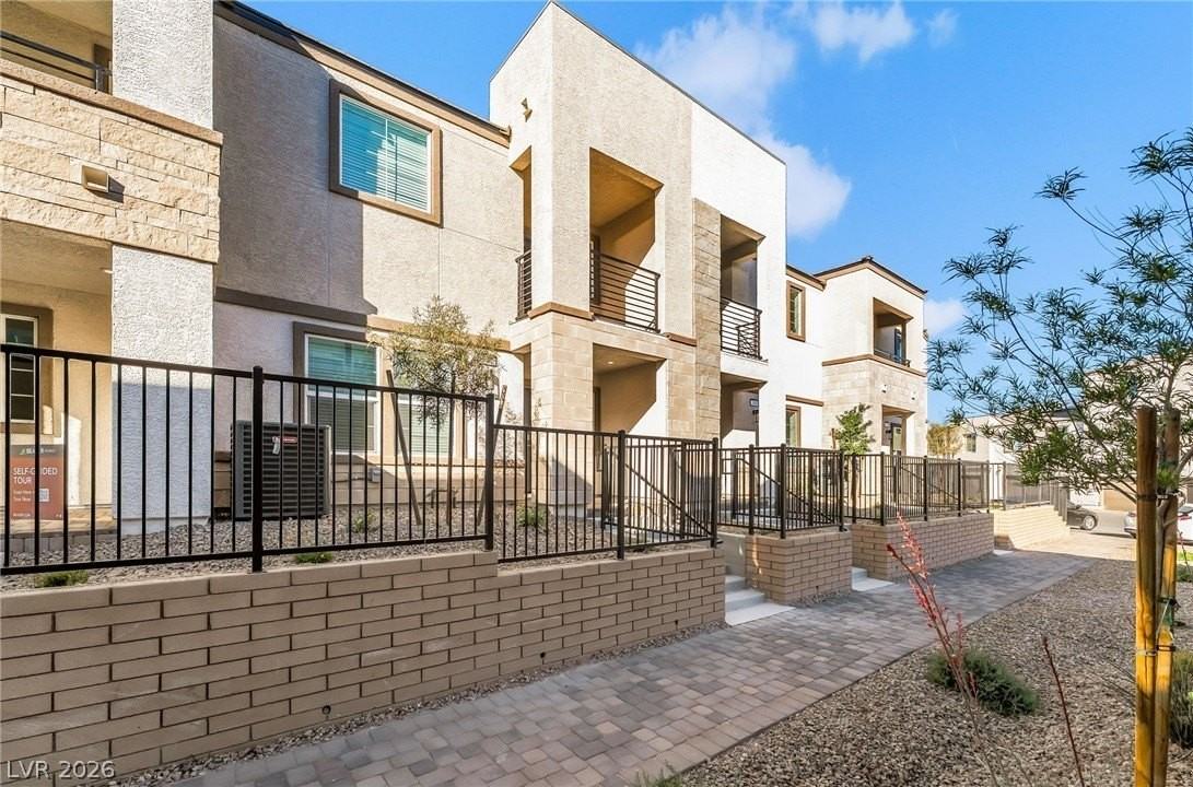 346 Cymbal Pl - Photo 2 of 18