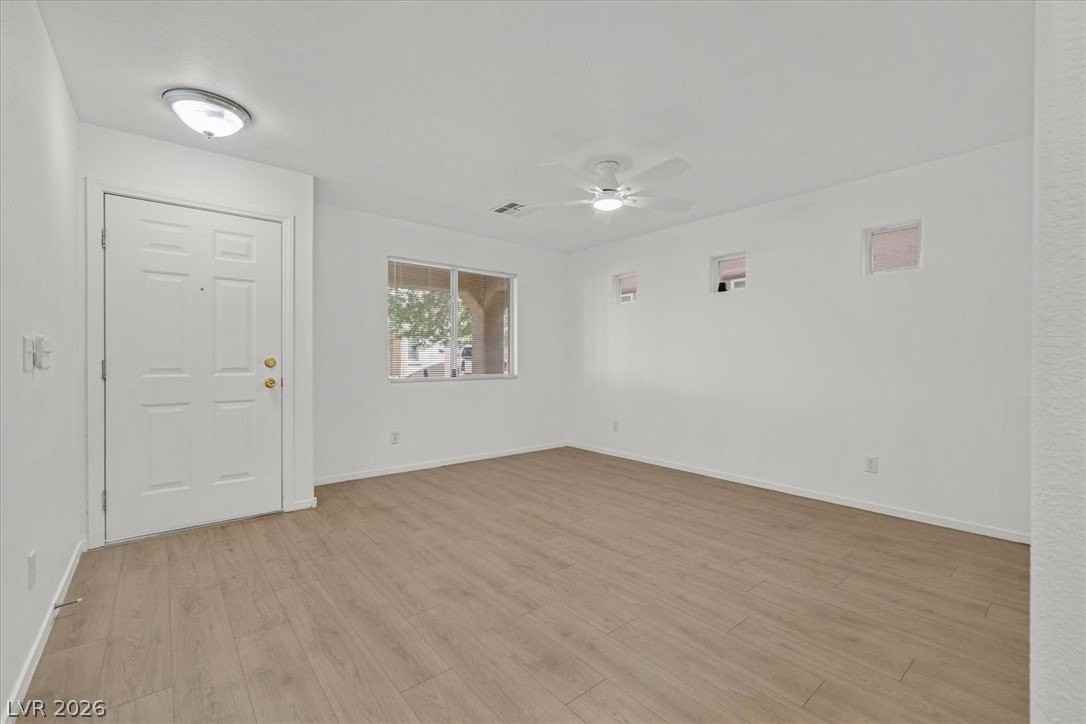 6927 Smiling Cloud Ave - Photo 3 of 30