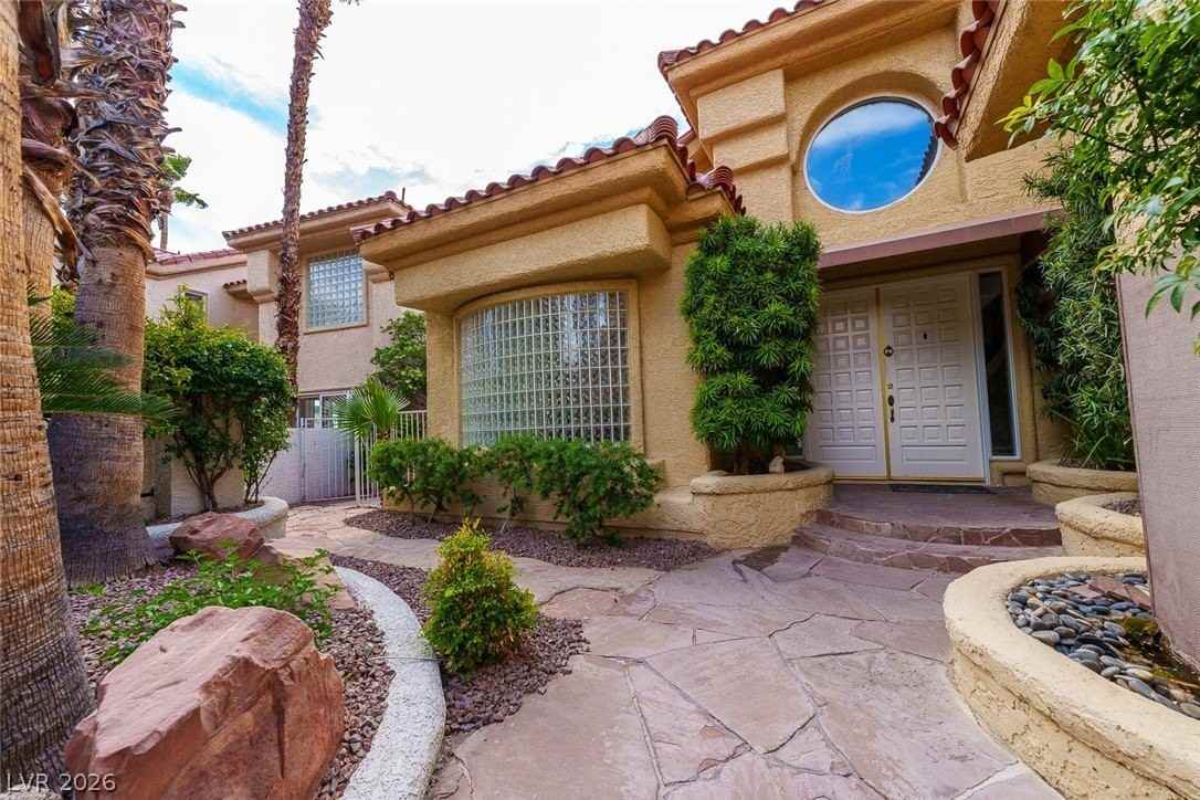 7969 Bermuda Dunes Ave - Photo 2 of 45