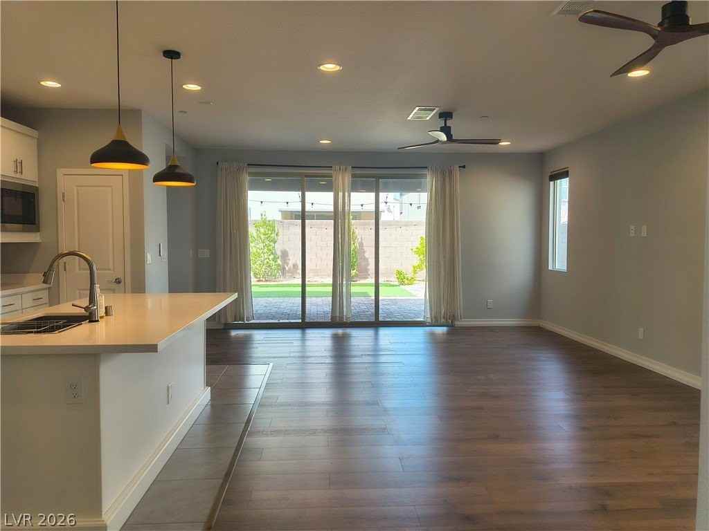 11584 Porcupine Gorge St - Photo 7 of 50