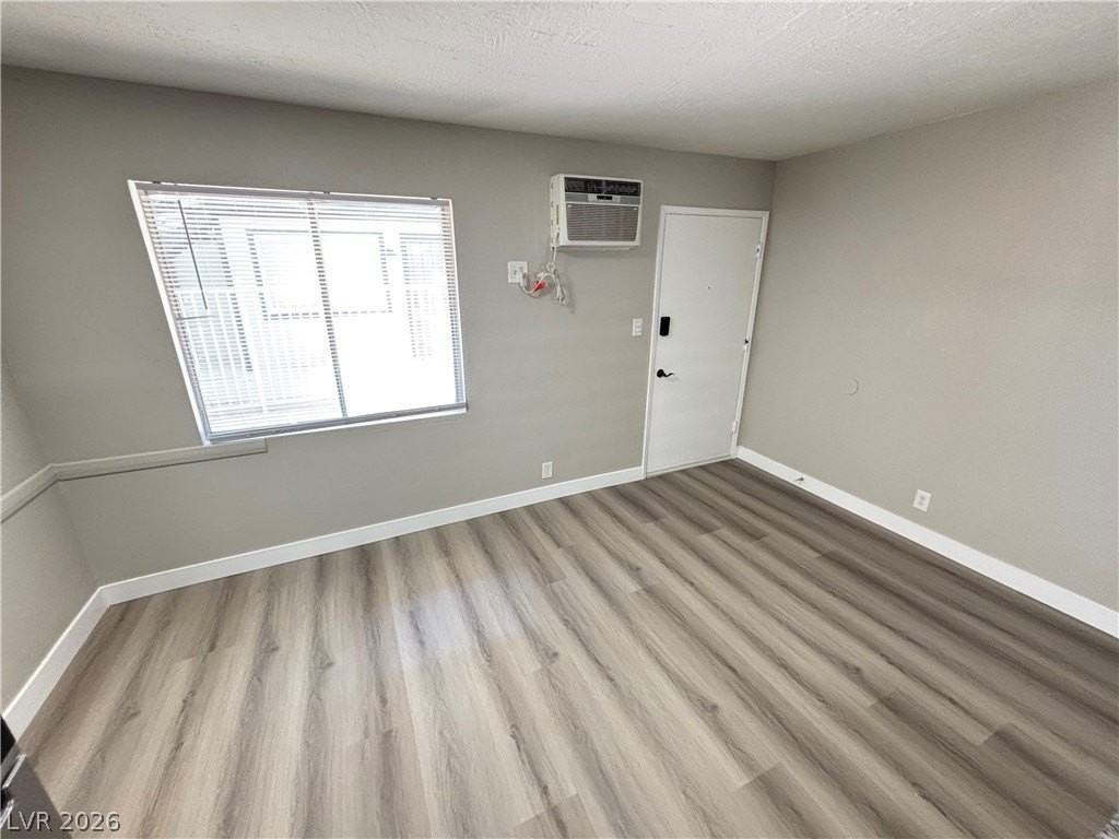 239 W Philadelphia Ave #5 - Photo 3 of 16