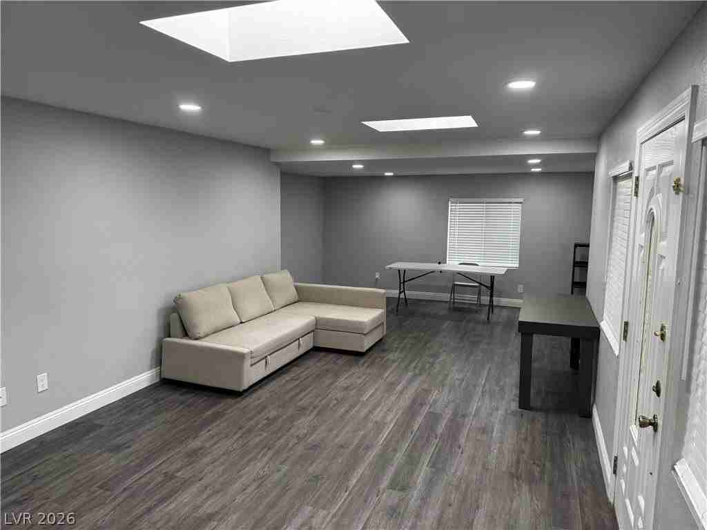 1017 Norman Ave - Photo 6 of 18