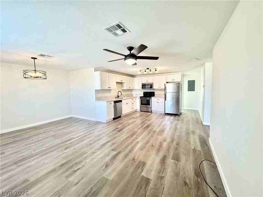 2081 S Dandelion St #4 - Photo 2 of 9