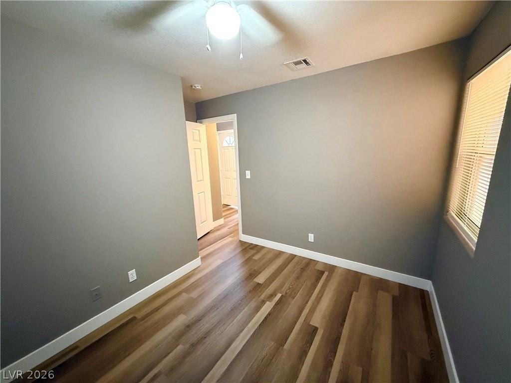 452 Comstock St - Photo 6 of 14