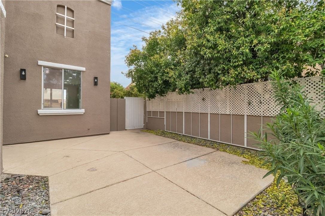 1712 Estrella St - Photo 4 of 50