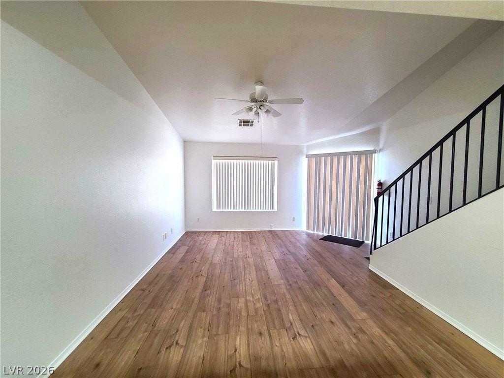 448 Comstock St - Photo 6 of 13