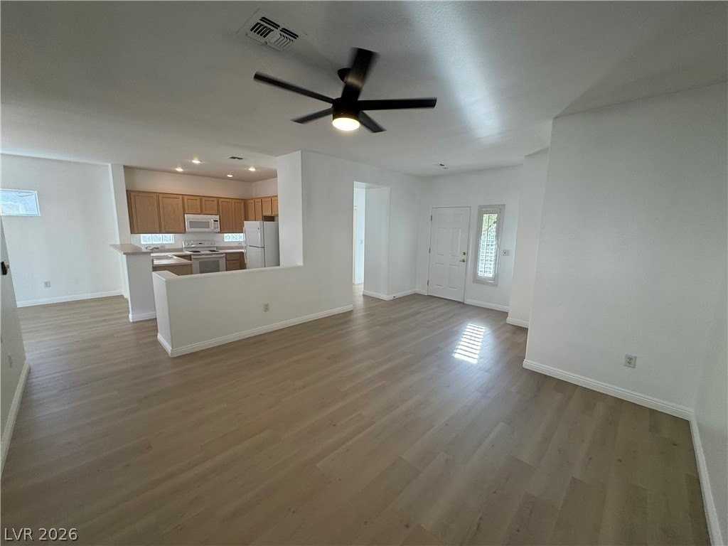 2166 Grand Traverse St - Photo 4 of 33