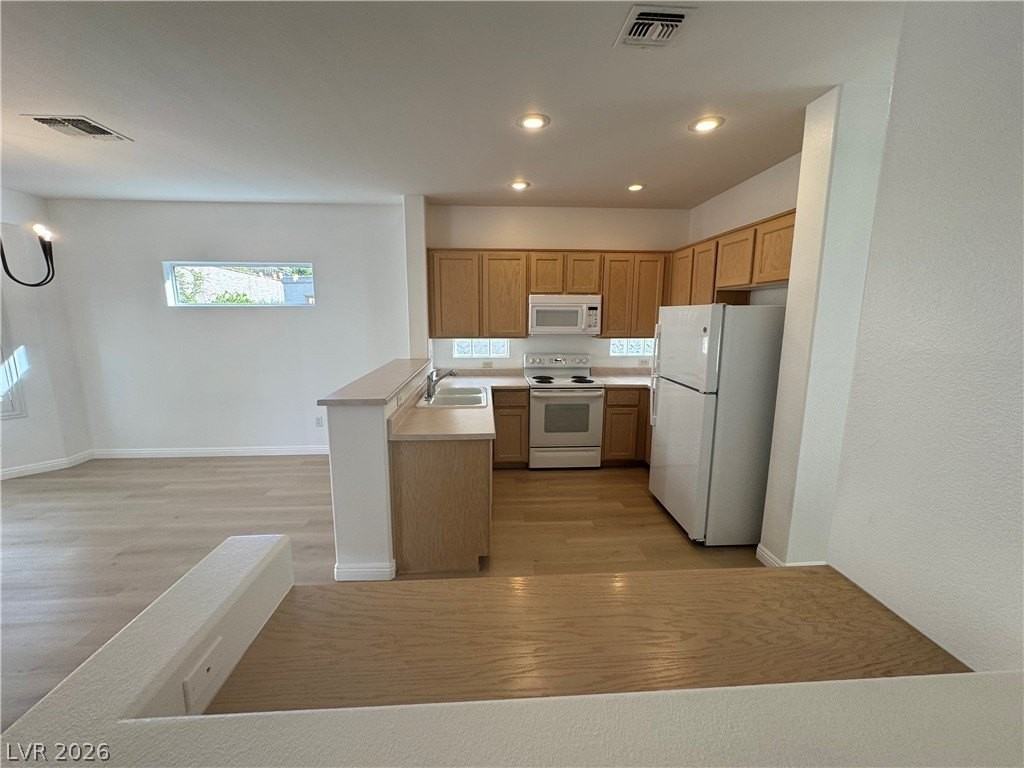 2166 Grand Traverse St - Photo 6 of 33