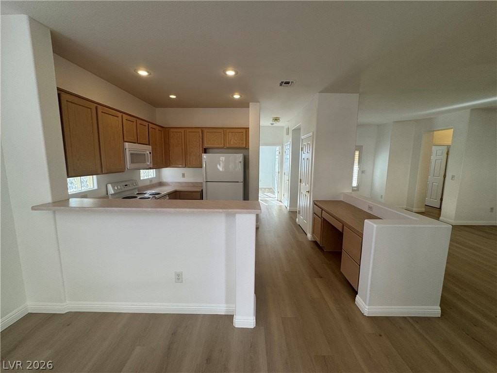 2166 Grand Traverse St - Photo 7 of 33