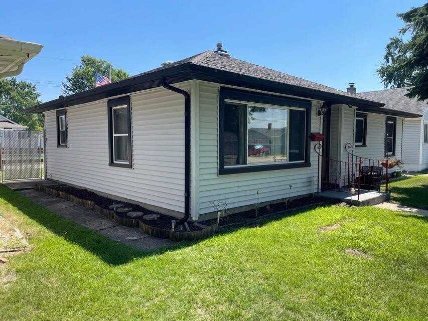 6637 Mccook Ave - Photo 3 of 18