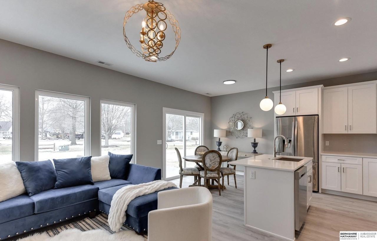 23820 Harvest Heights Cir - Photo 2 of 25