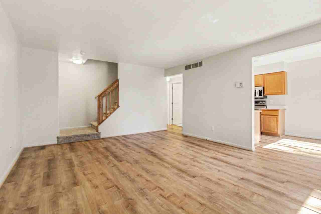 125 Commons Cir - Photo 2 of 16