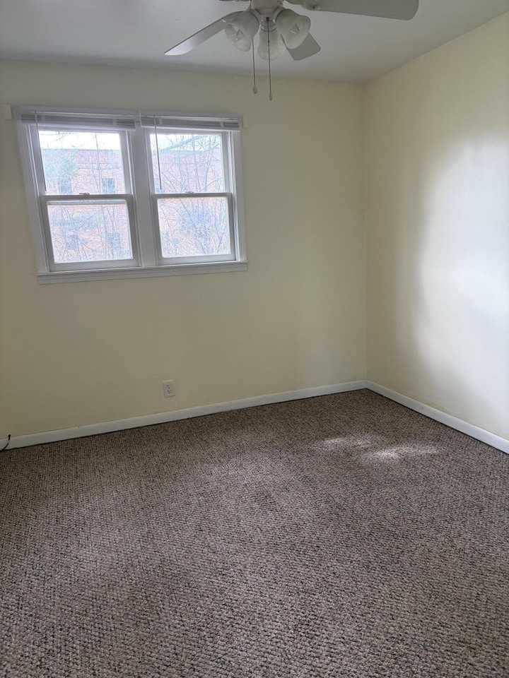 2866 Golfside Dr - Photo 7 of 15