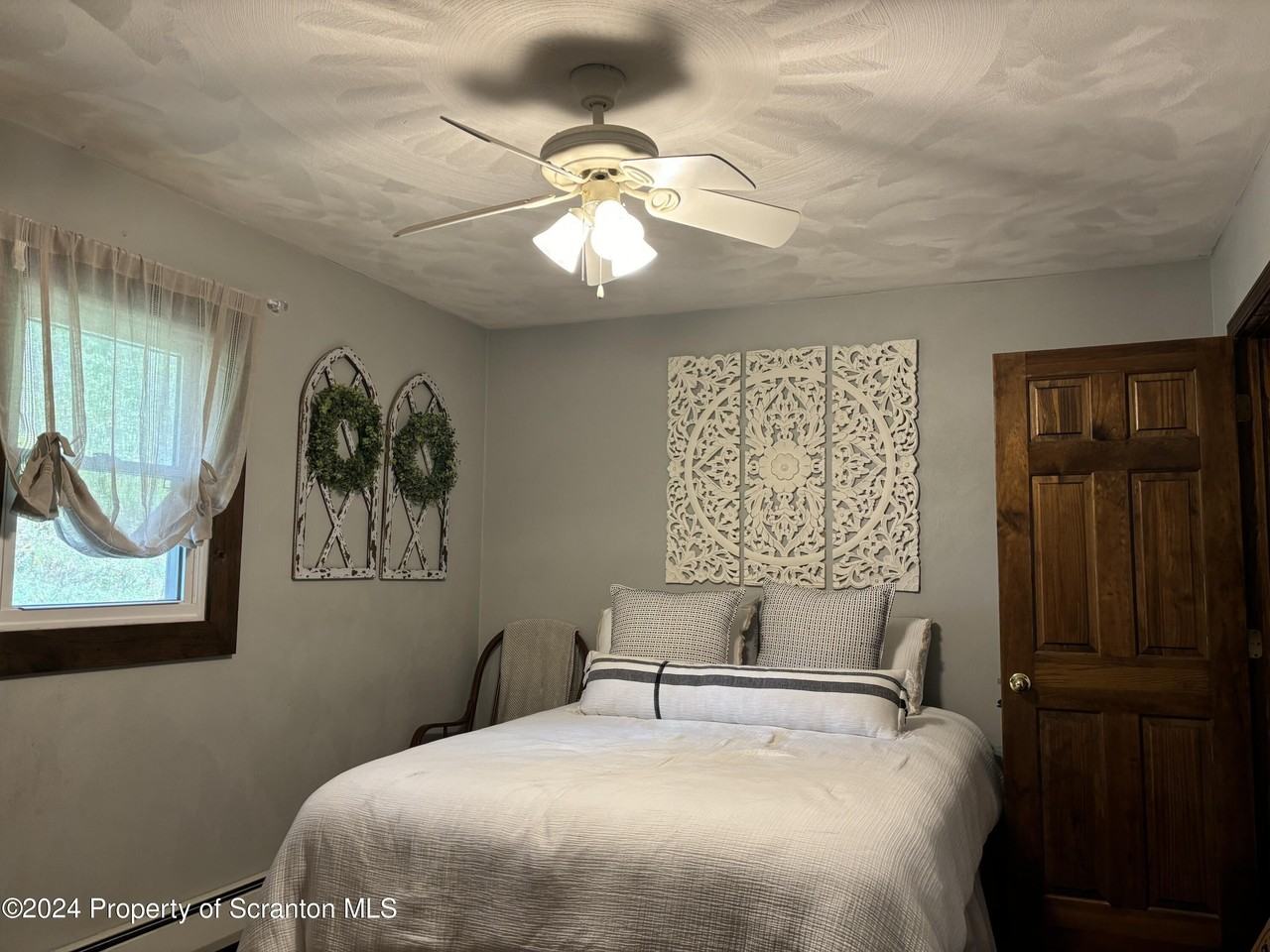 2053 Silver Creek Rd - Photo 3 of 10