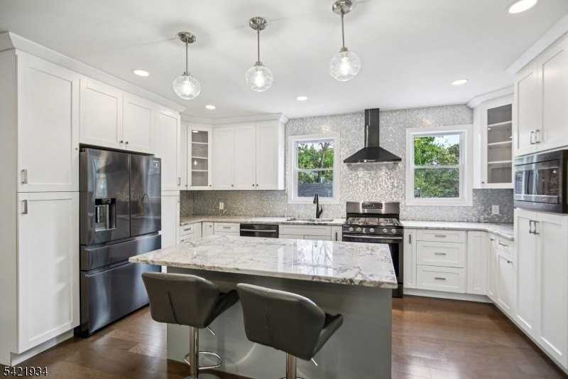 195 Harrison Ave - Photo 6 of 21