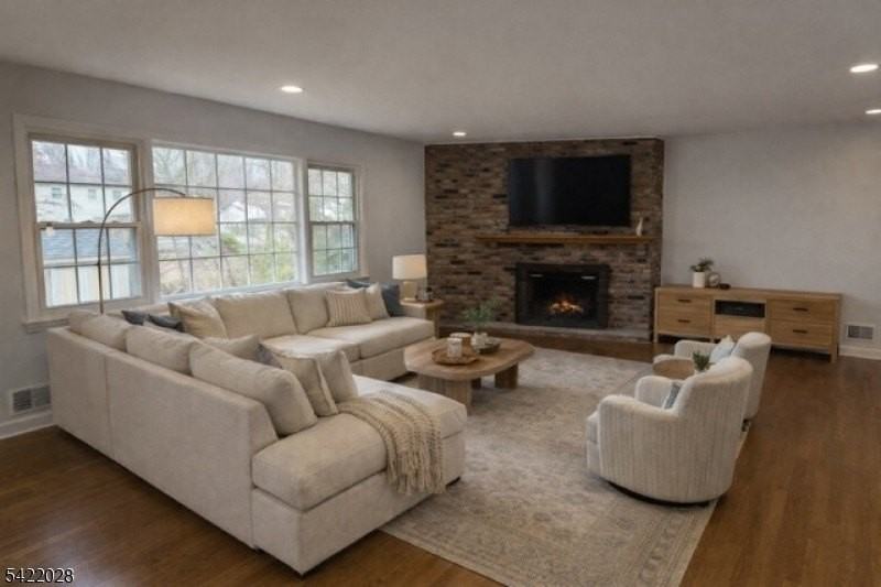 6 Windsor Way - Photo 4 of 36