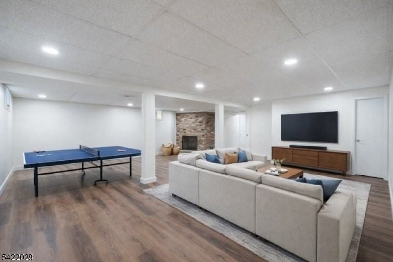 6 Windsor Way - Photo 7 of 36