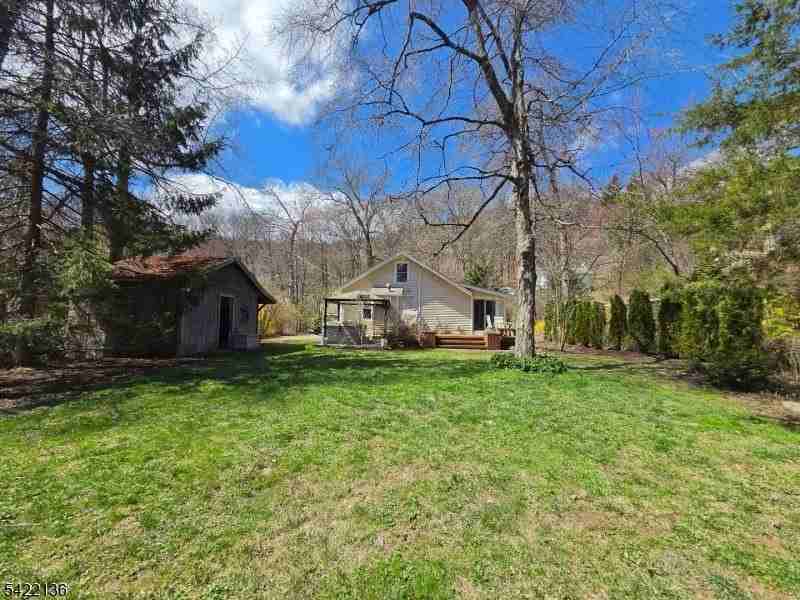 36 Julie Ln - Photo 5 of 19