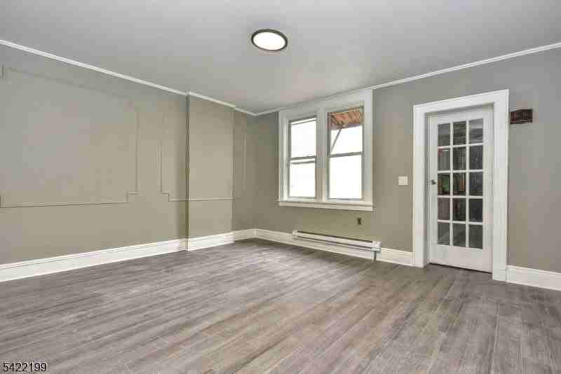 36 Park Ave - Photo 5 of 18