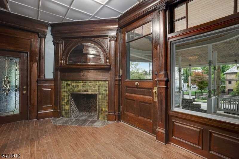 1 Franklin Pl #1 - Photo 3 of 26