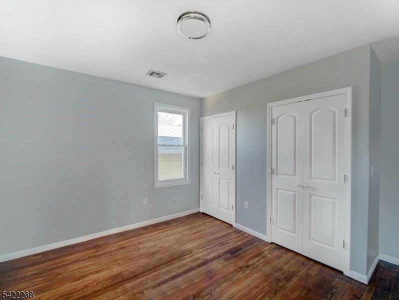 156 Crystal St - Photo 4 of 11