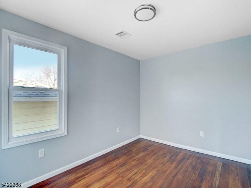 156 Crystal St - Photo 6 of 11