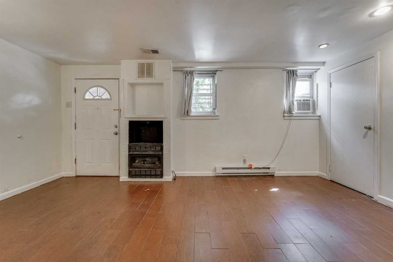 354 1st St #1 - Photo 4 of 15