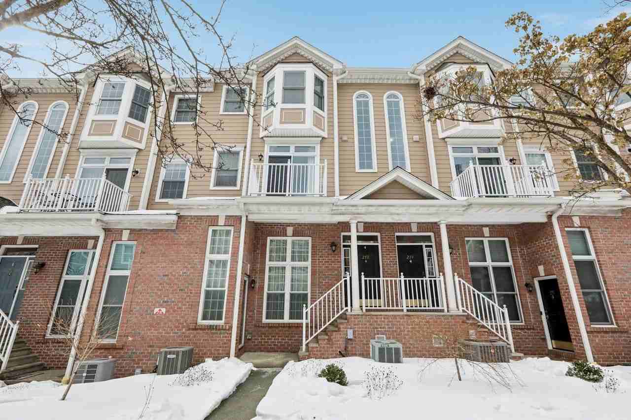 273 Roslyn Ct #273 - Photo 2 of 50