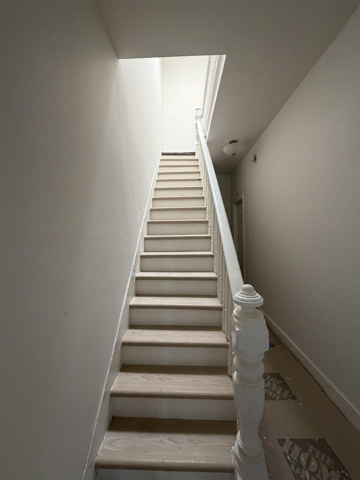 132 Bayview Ave #2 - Photo 2 of 10