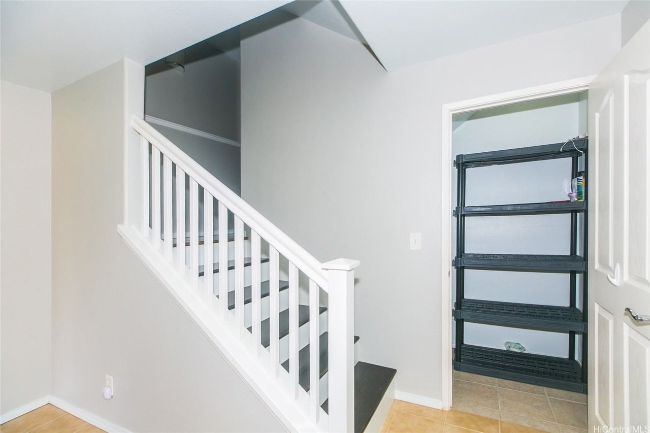 92-1377 Punawainui St - Photo 6 of 21