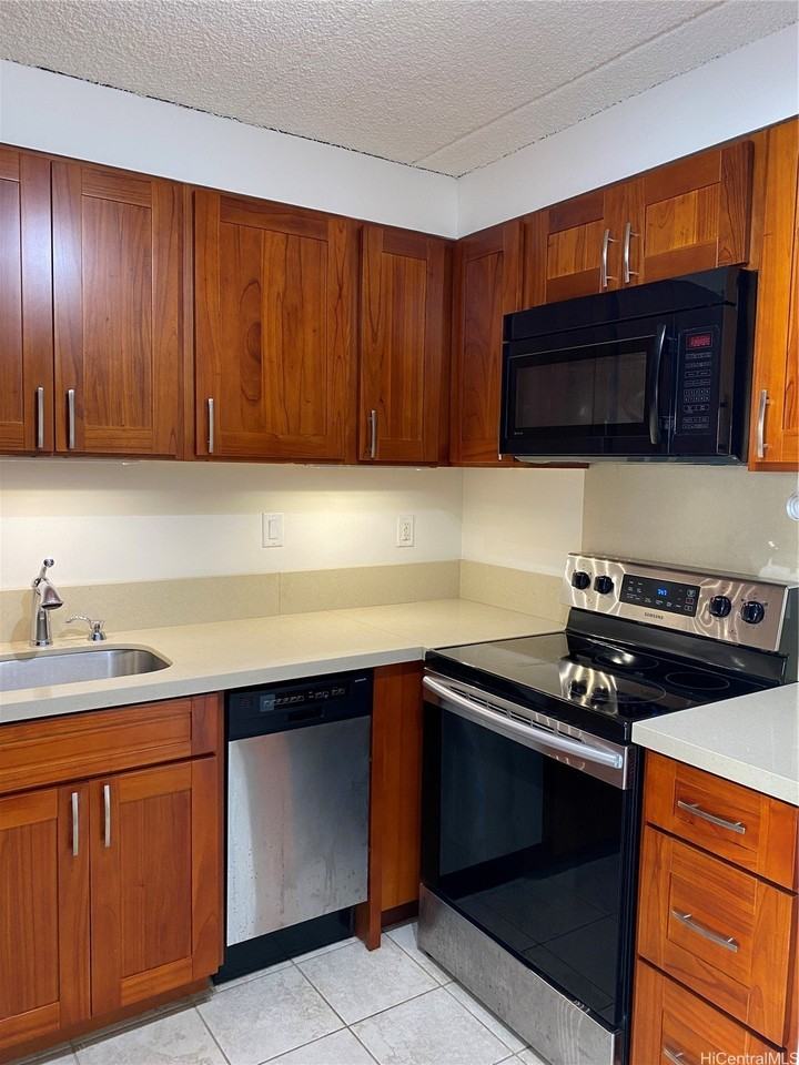 430 Keoniana St #912 - Photo 5 of 15