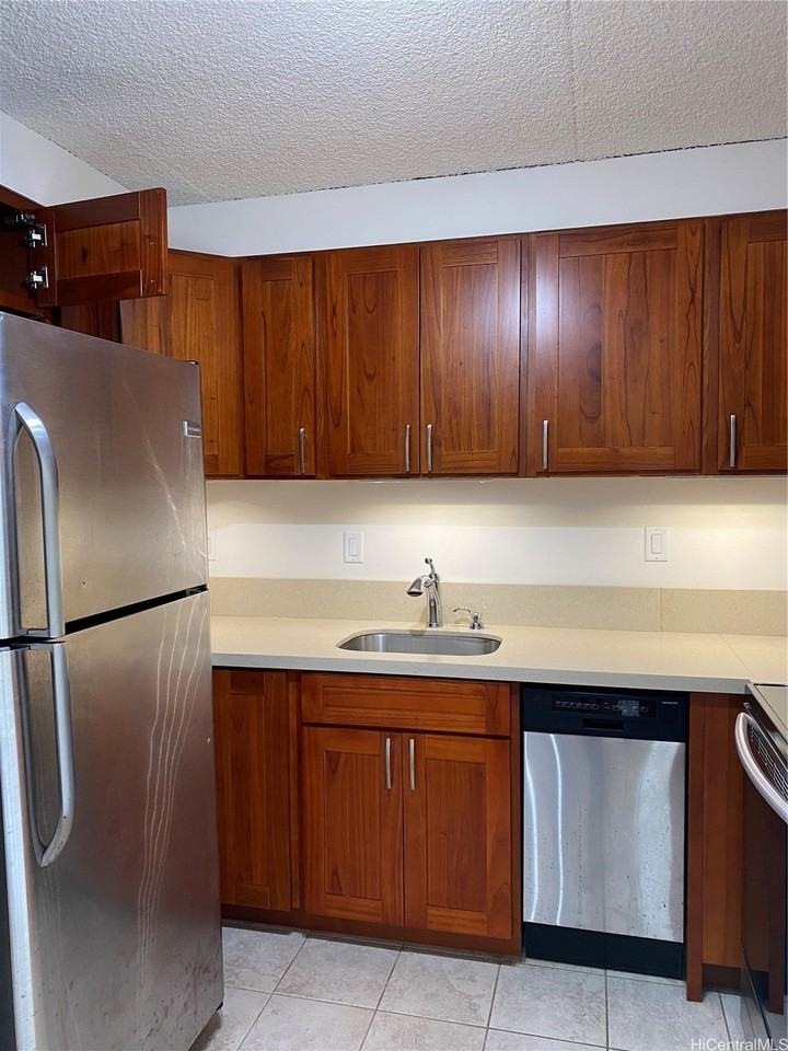 430 Keoniana St #912 - Photo 6 of 15