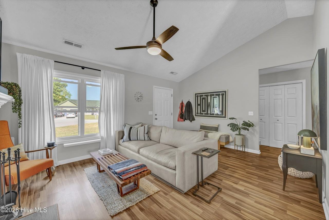 2201 Foliage Ct - Photo 4 of 24