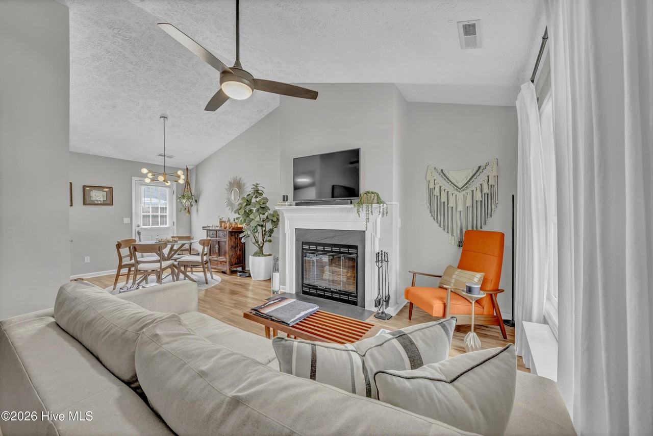 2201 Foliage Ct - Photo 6 of 24