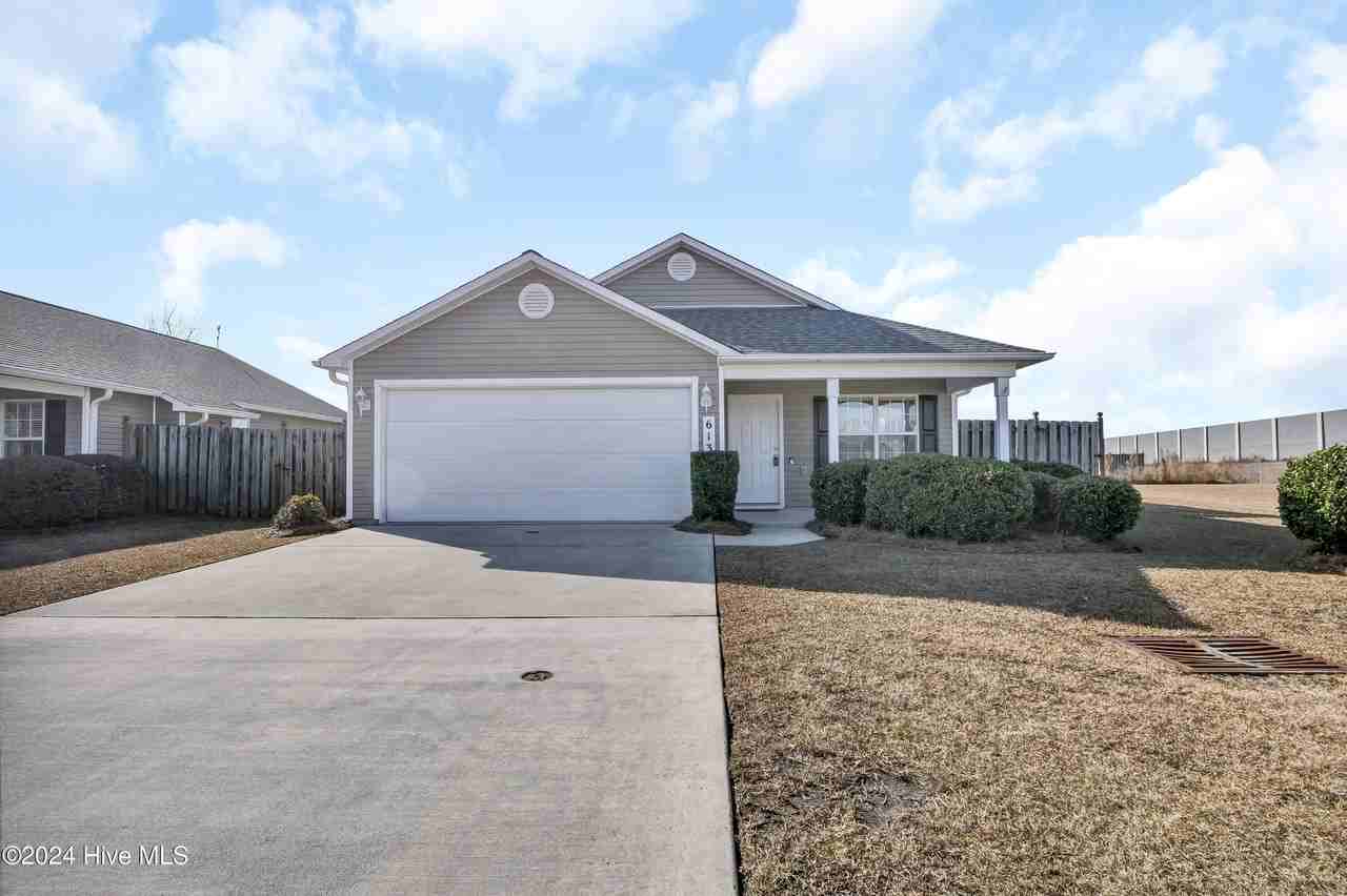 613 Whittle Ct - Photo 4 of 31