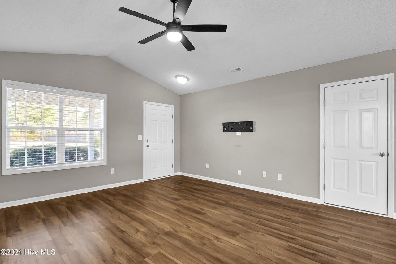 613 Whittle Ct - Photo 6 of 31