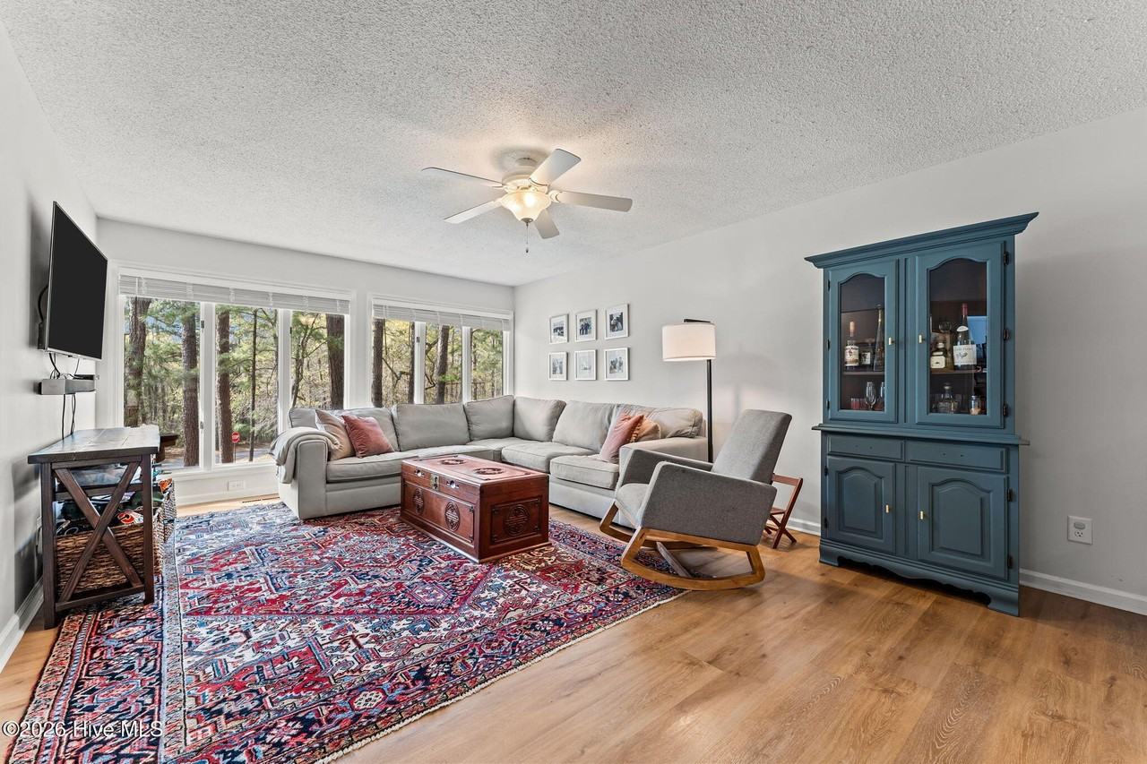 315 Elk Rd - Photo 3 of 40