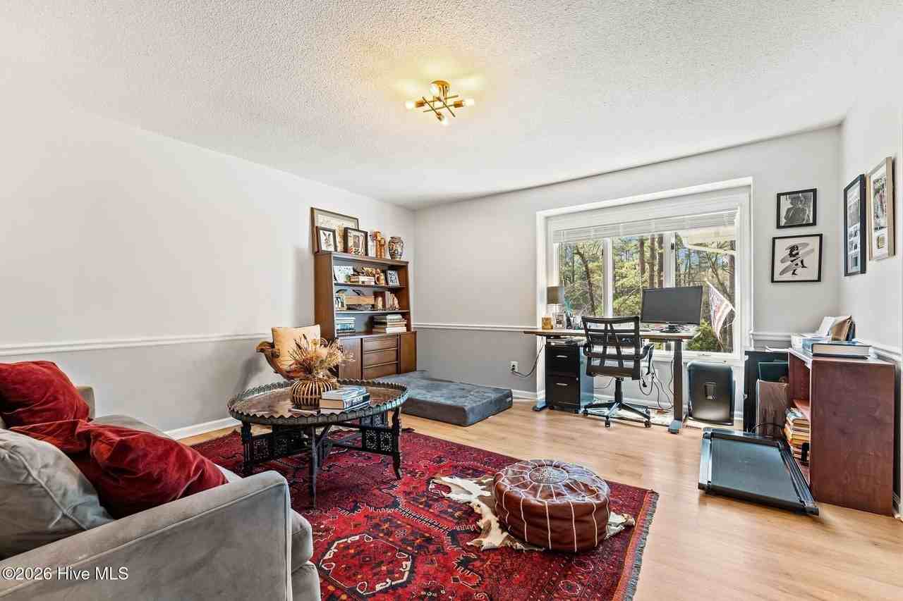 315 Elk Rd - Photo 4 of 40