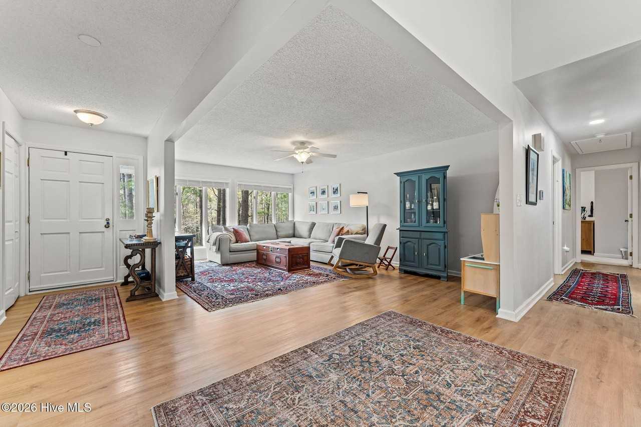 315 Elk Rd - Photo 6 of 40