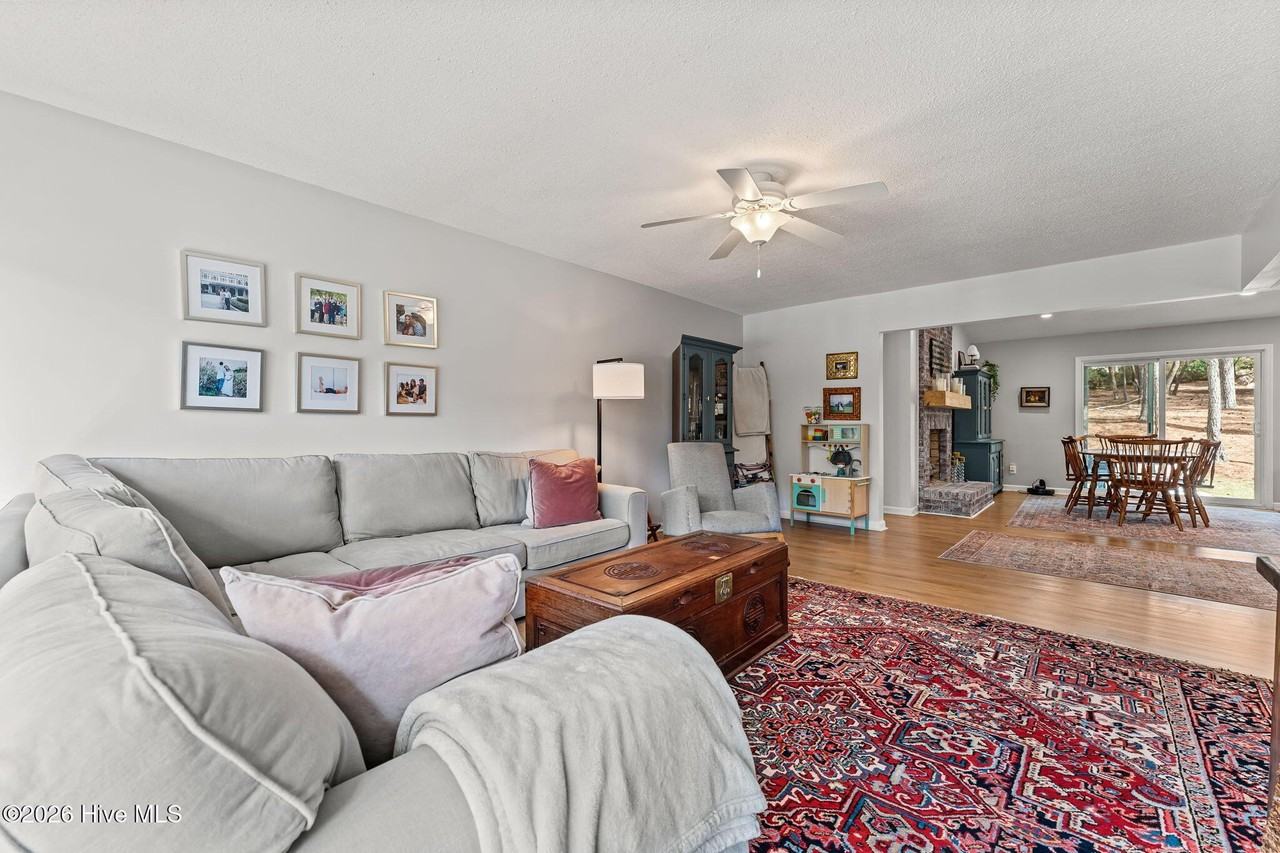 315 Elk Rd - Photo 7 of 40